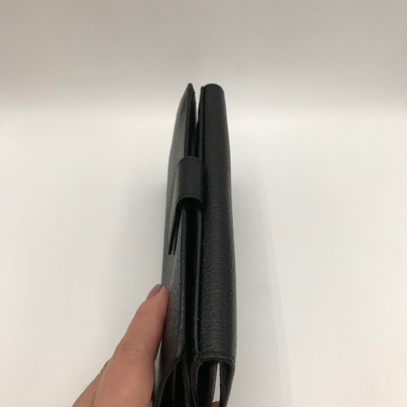 Authentic GUCCI Bifold Wallet - Picture 12 of 13